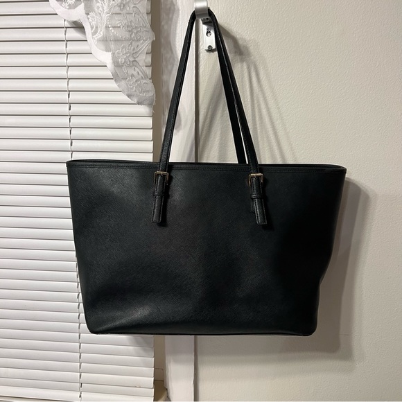 MICHAEL Michael Kors Extra Large Jet Set Laptop Tote - Picture 3 of 16